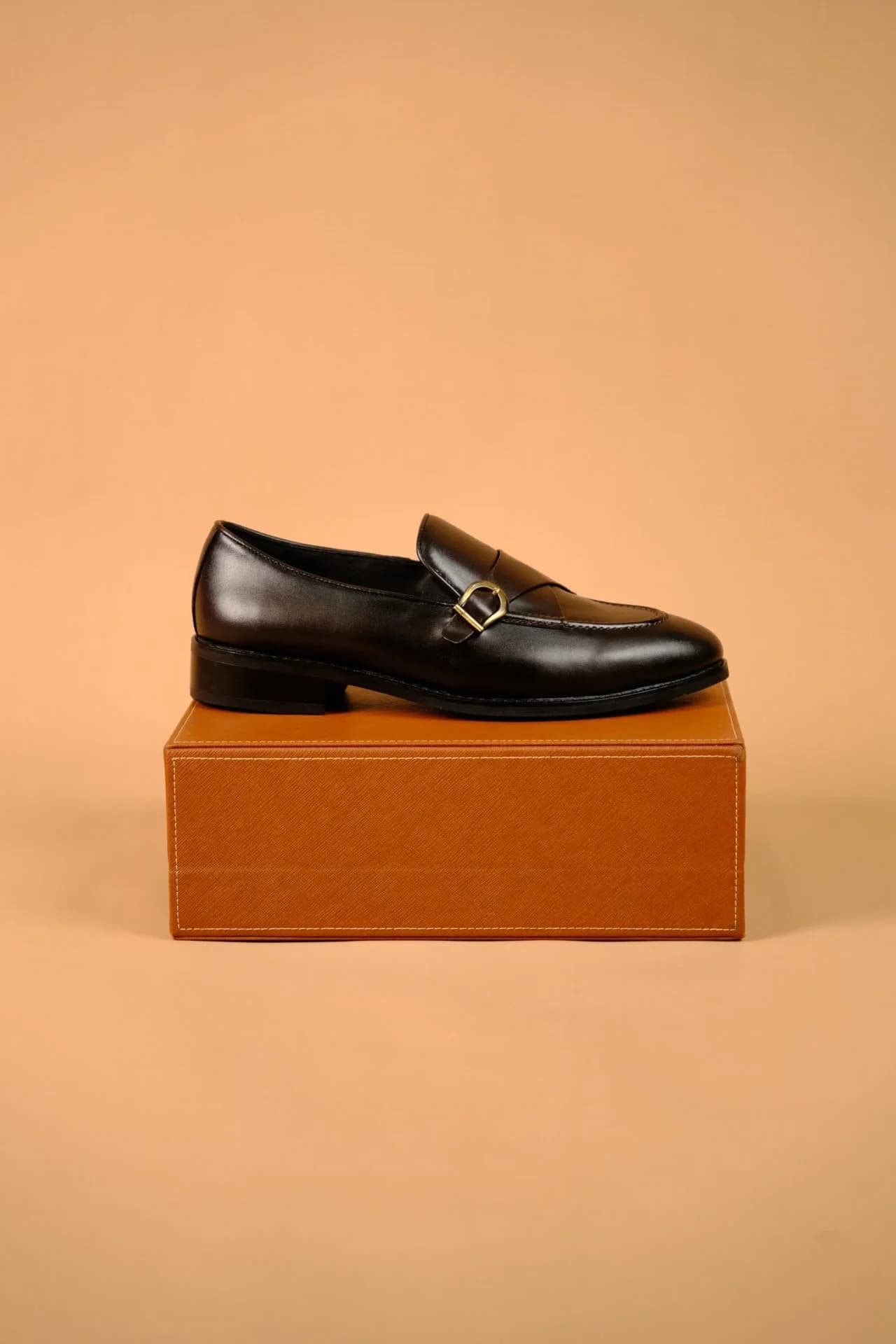 Crossbuckle dark-chocolate
