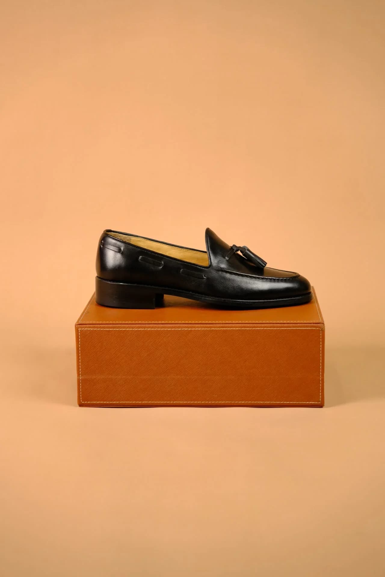 Tassle black