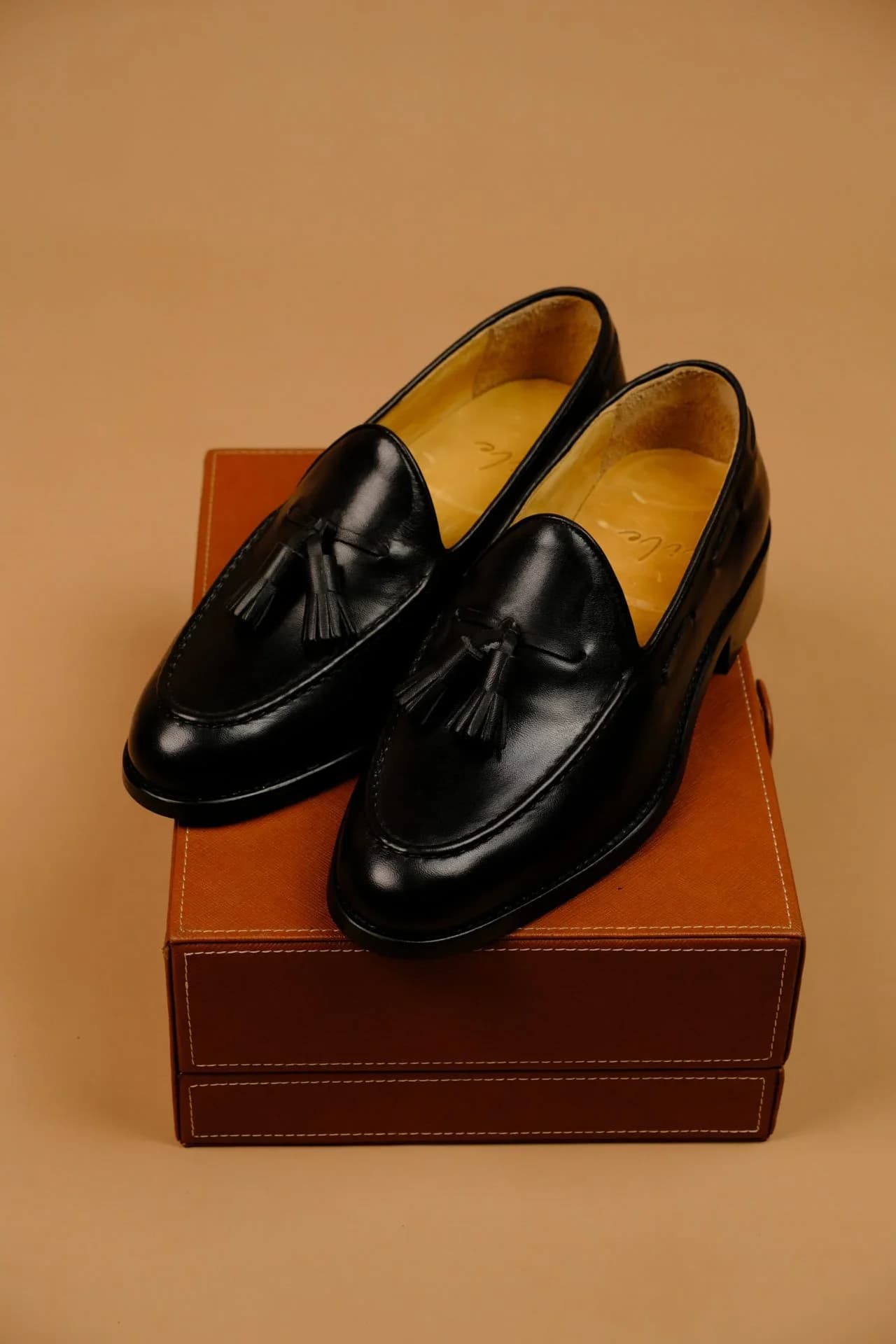 Tassle black